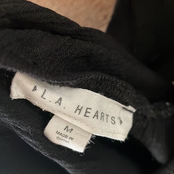 L.A. Hearts Flowy Tie-Back Tank - Picture 3 of 3